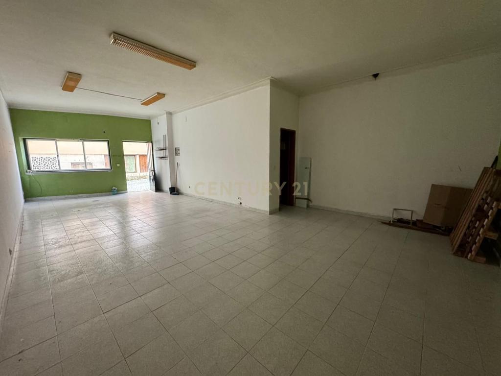 Espaço Comercial para Arrendamento em Penamacor - Image 10