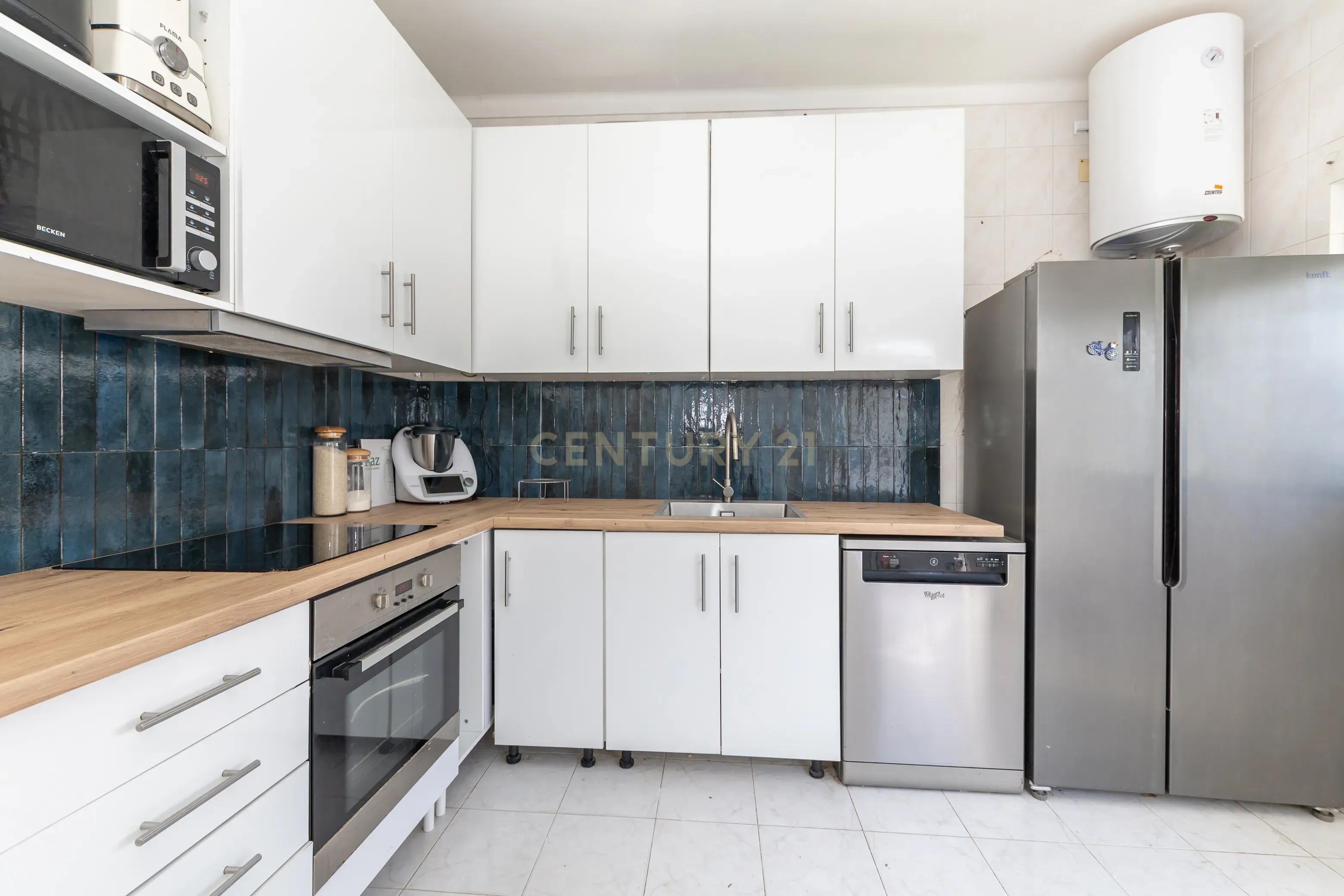 Moradia T2 em Sarilhos Pequenos Remodelada. - Image 17