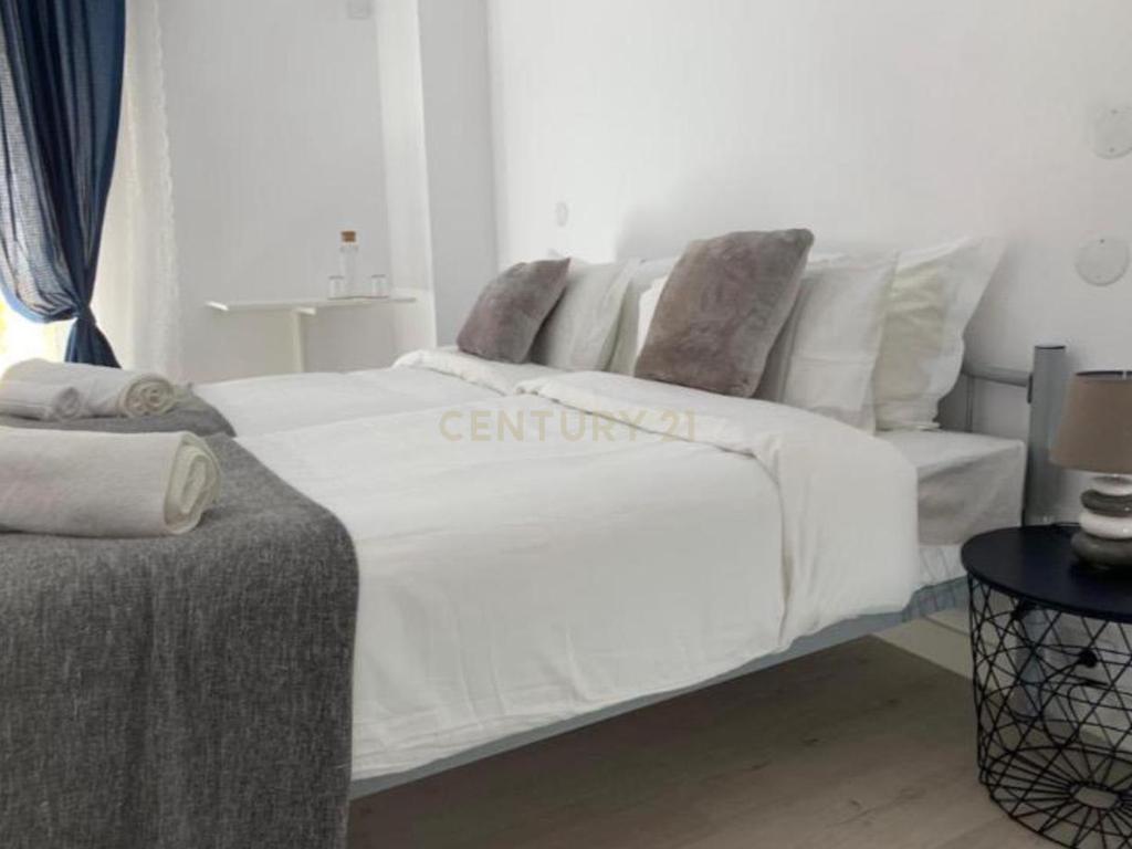 Apartamento T3 + 1 com Licença de Alojamento Local – Estrela / Campo de Ourique, Lisboa - Image 18