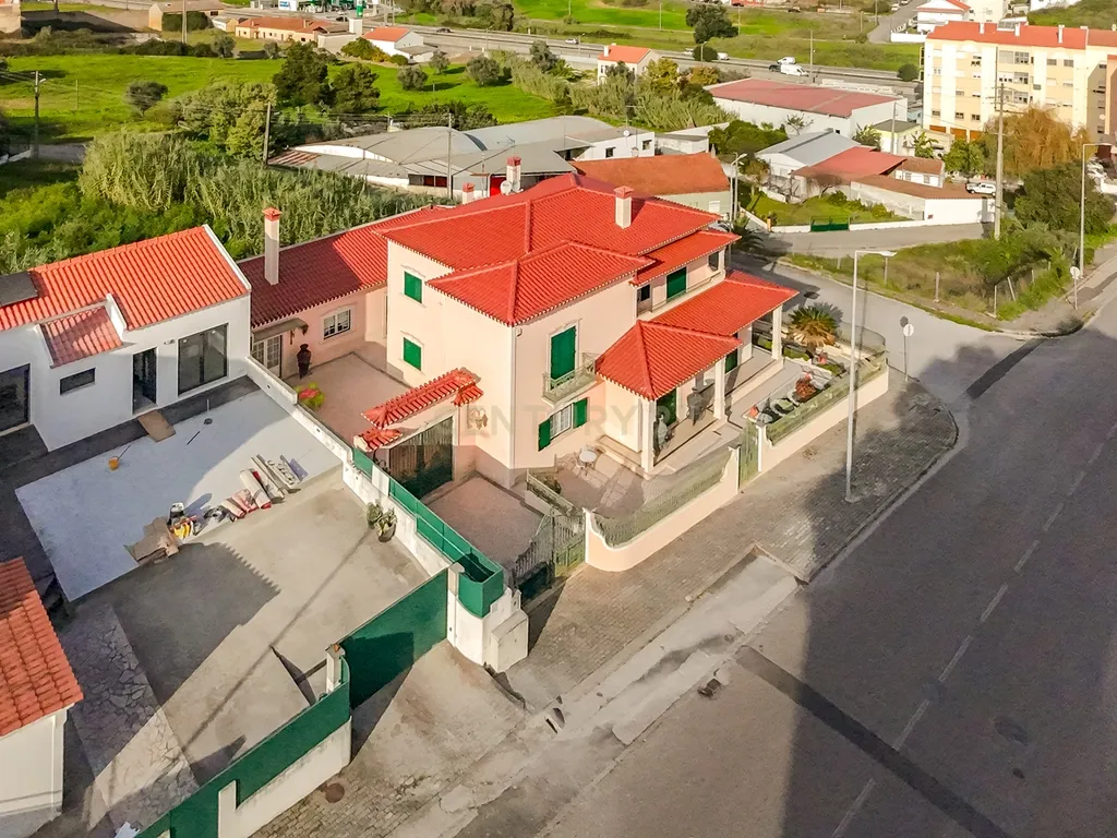 MORADIA T4 - SANTARÉM - Conforto, Elegância e Funcionalidade - Image 80