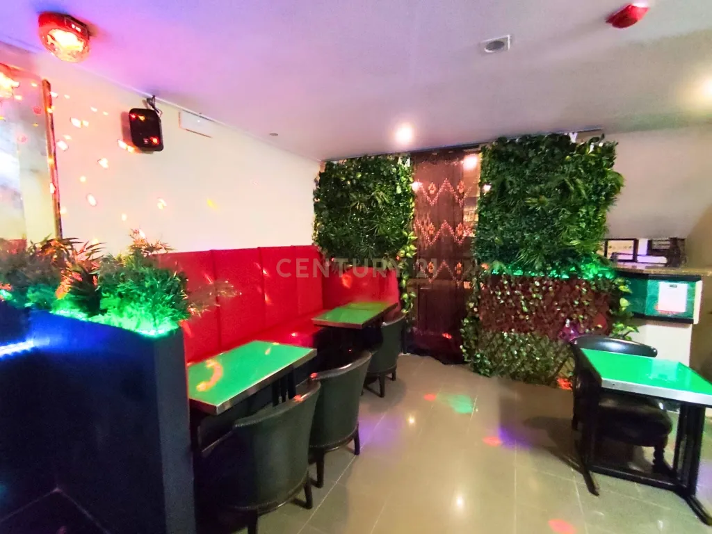Loja e Bar junto à Avenida Duque de Loulé - Image 12