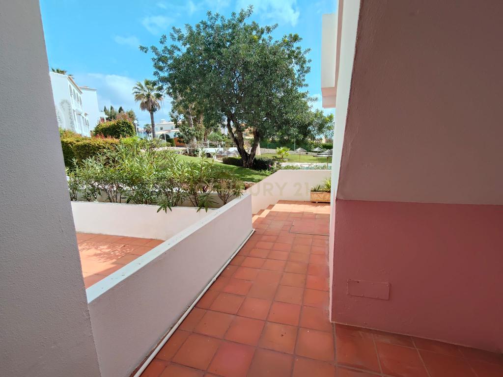 Apartamento T1 em Portimão com Piscina e Estacionamento - Image 20