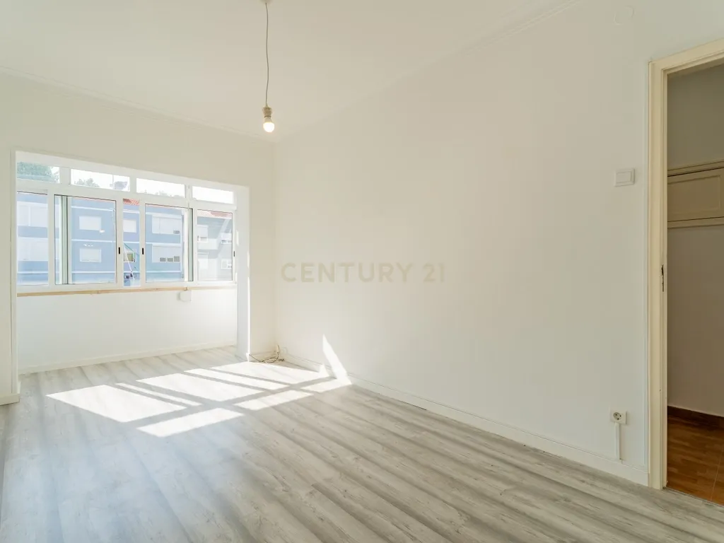 Apartamento T2 para Arrendar – Idanha / Belas - Image 2