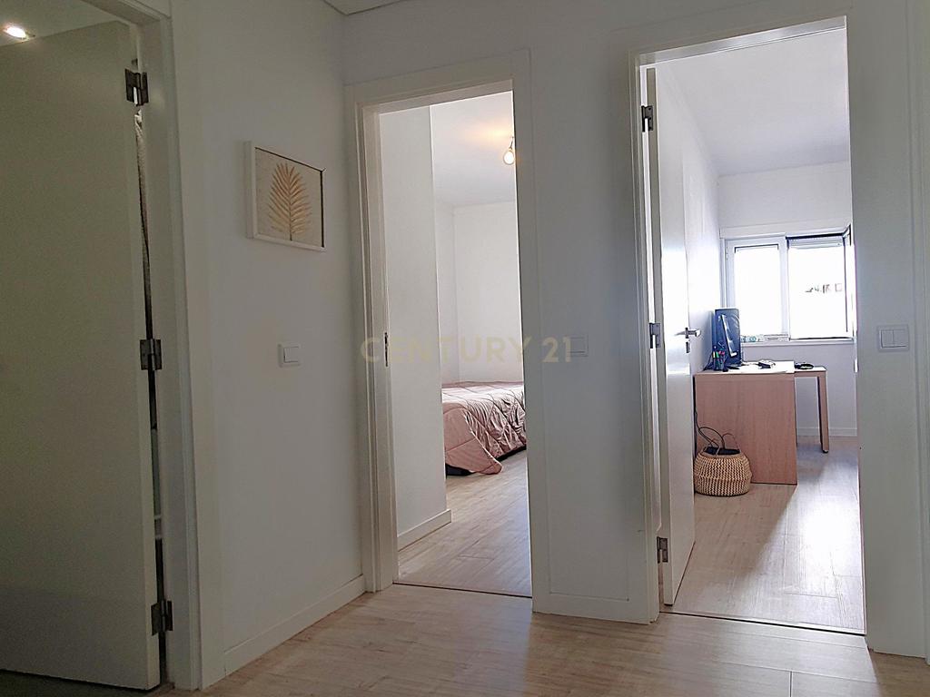 Apartamento T3 I Elevador I Centro Cidade Coimbra - Image 24