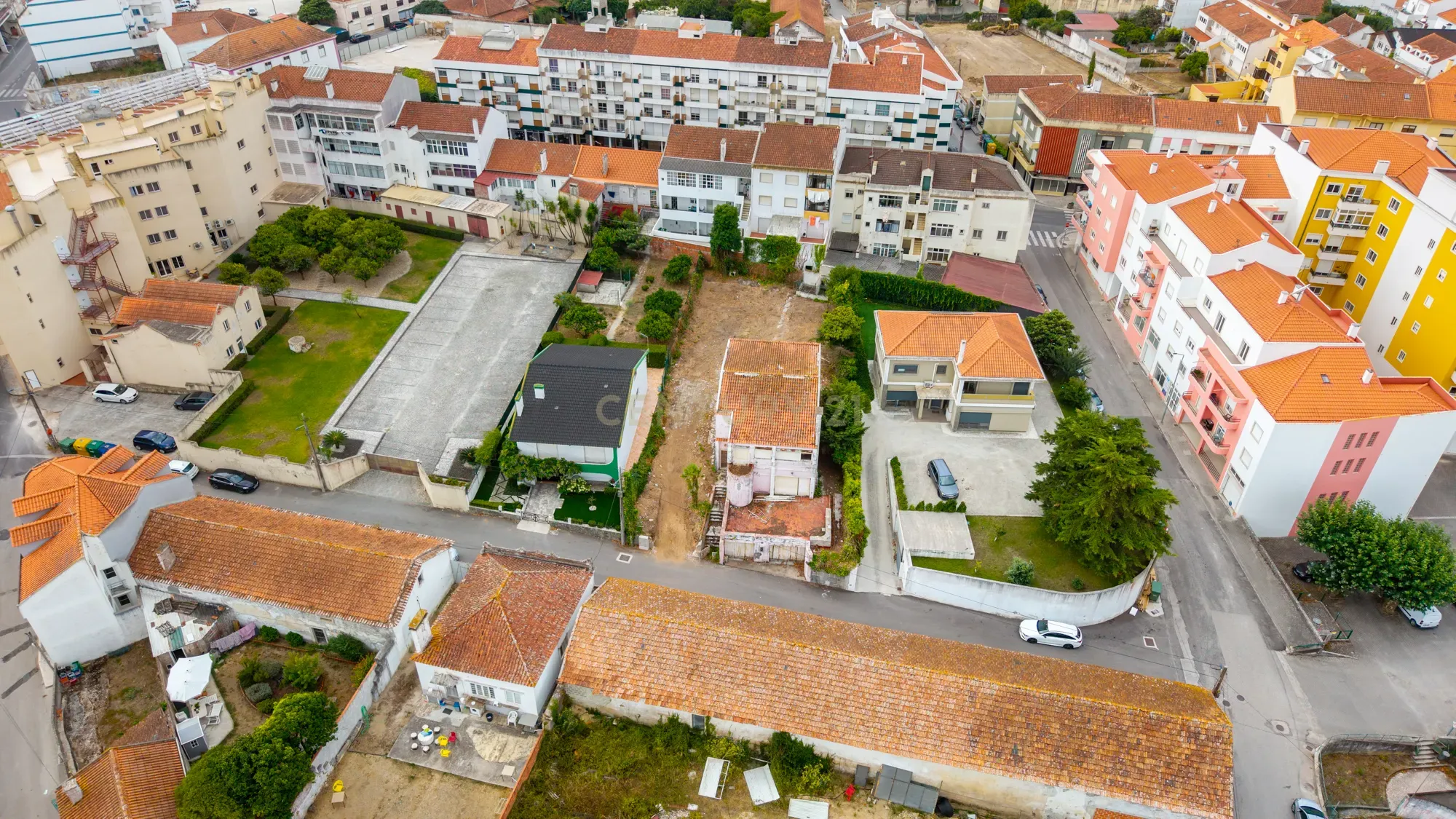 Fotografia 4 de Moradia T5 para remodelar ou lote para construção — Centro do Bombarral