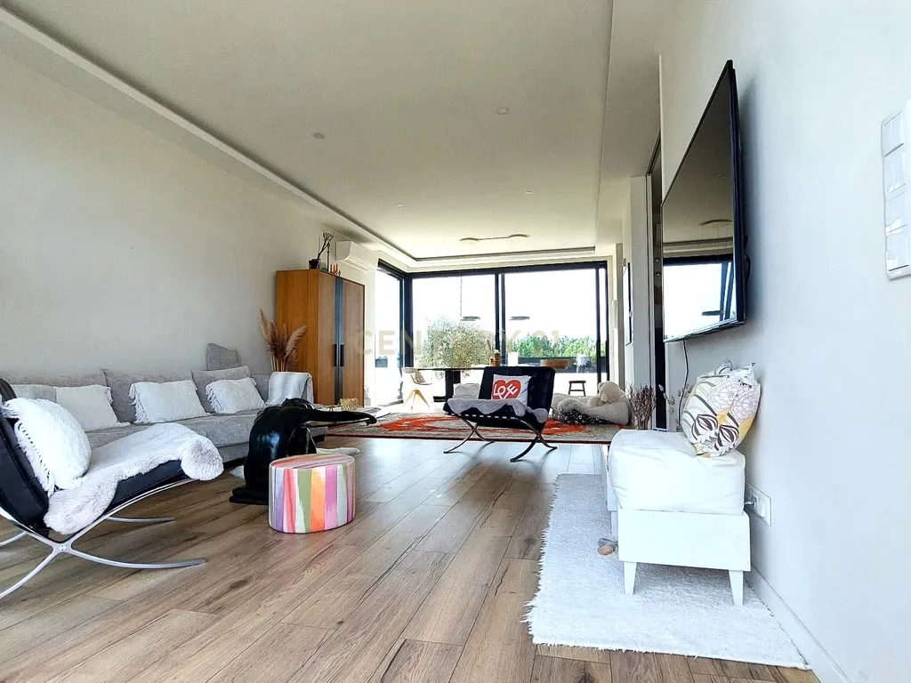 Oasis Coco Beach Villa - Moradia de Luxo Isolada T3 + 1 com Guest House e Piscina, lote 1,368 m² – Urbanização Vila Alegre, Fernão Ferro - Image 22