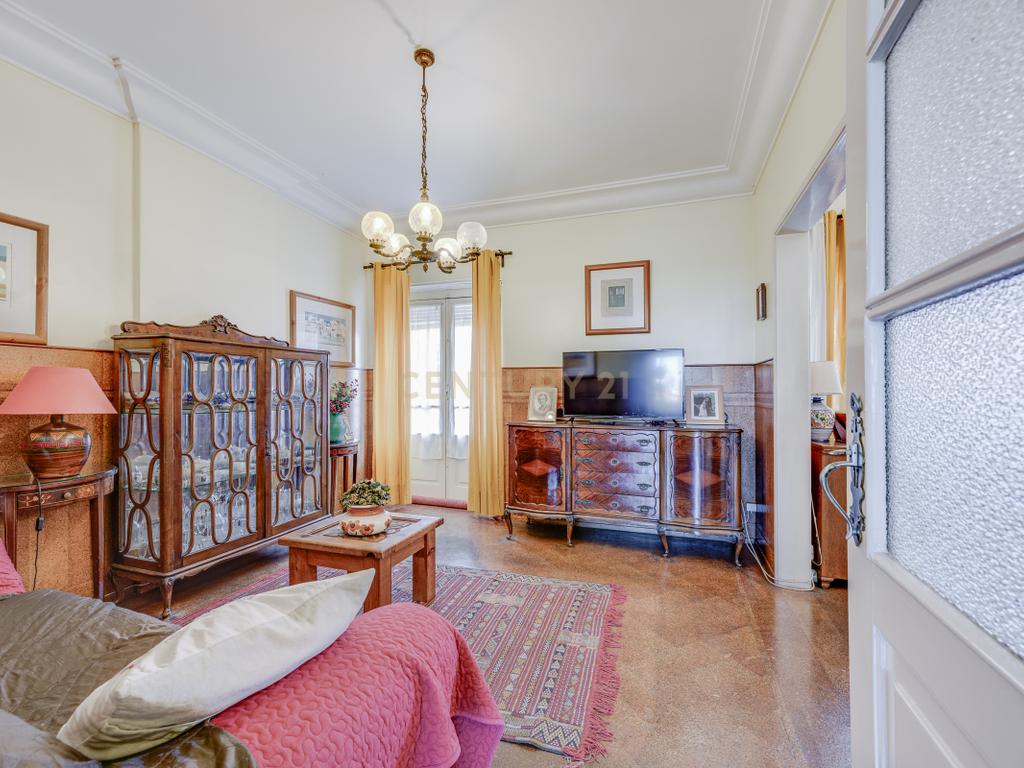 Fantástico Apartamento na Av. João XXI, com uma localização estratégica. - Image 6