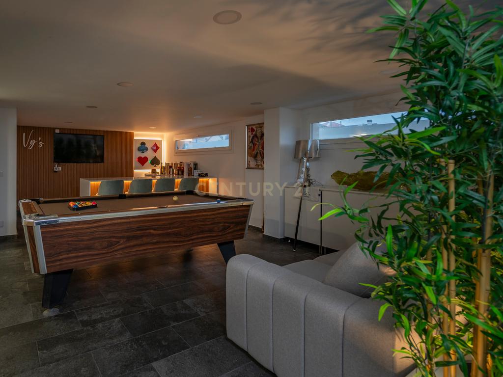 Luxuosa Moradia T5 com Vista Panorâmica em Odivelas - Image 68