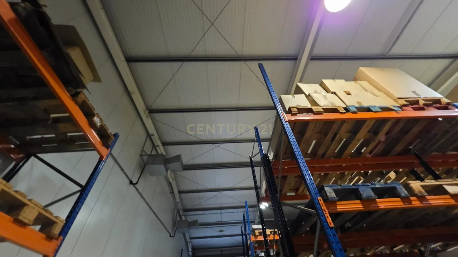 Armazém Industrial na praceta Emídio Santana, 11 Casal do Marco, valor negociável com ou sem o recheio do imóvel - Image 17