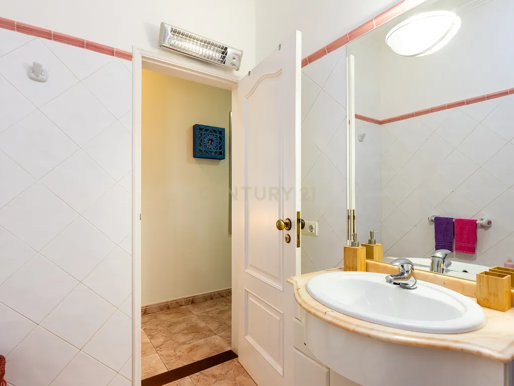 Apartamento T4 com 144m2 no Coração do Algarve - Almancil - Image 20