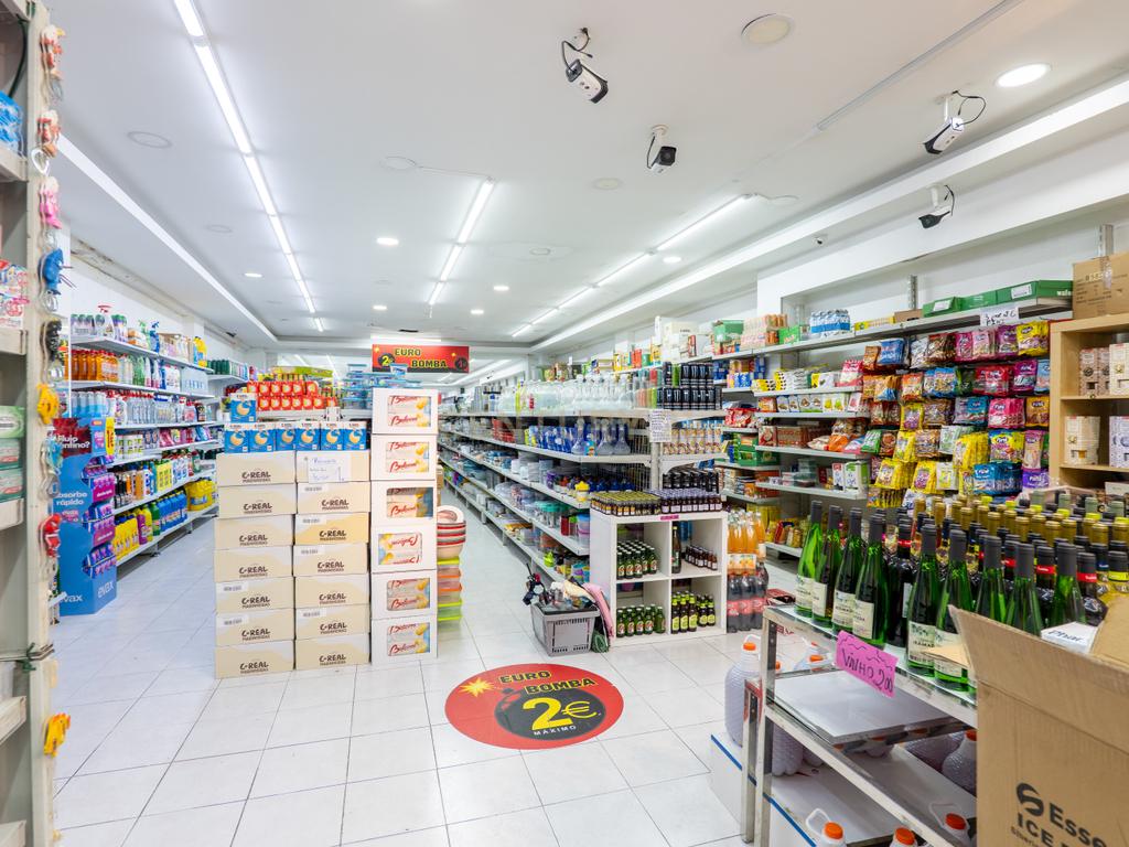 Loja Espaçosa em Matosinhos - Excelente Localização e Acessos - Image 2