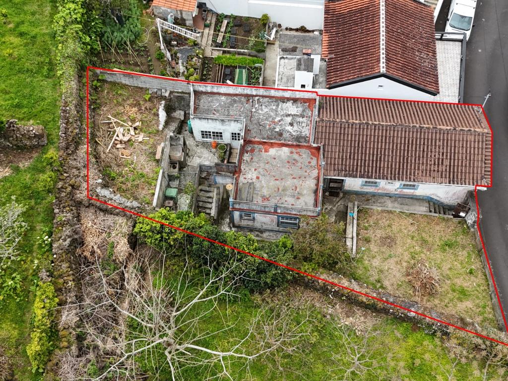 Encantadora Moradia T2 em Biscoitos, Praia da Vitória - Image 4