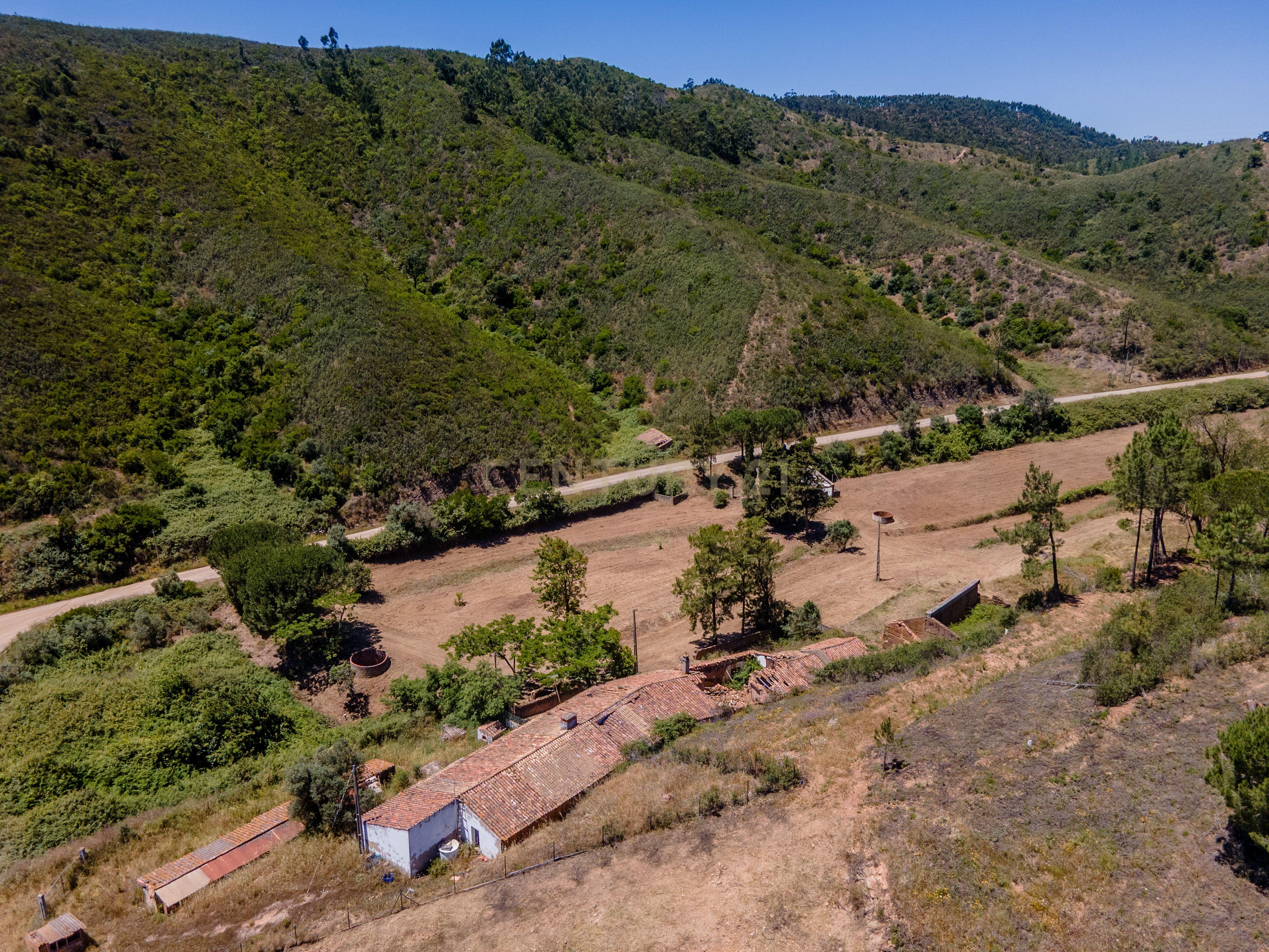 Fotografia 5 de Terreno à venda em Marmelete, Monchique - 90840m²