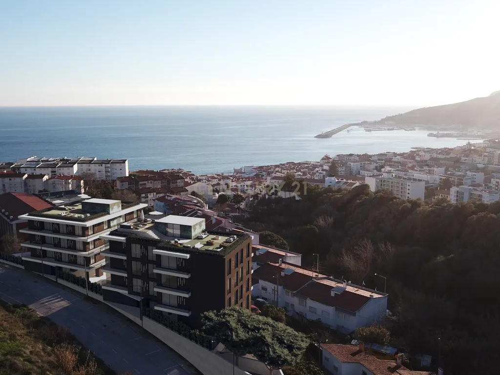 T3 em Sesimbra com vista mar e piscina panorâmica - Image 1