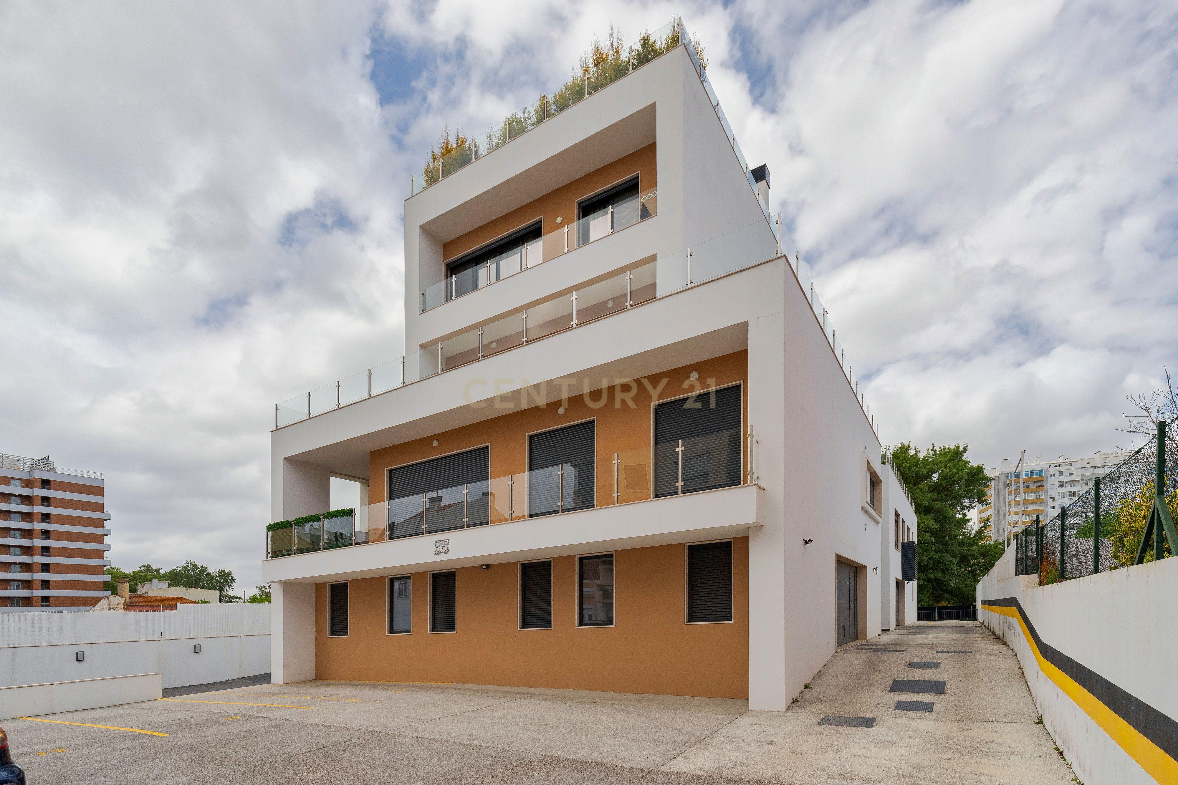 Apartamento T3 com estilo para arrendar no coração de Setúbal - Central, Moderno e Totalmente Equipado! - Image 2
