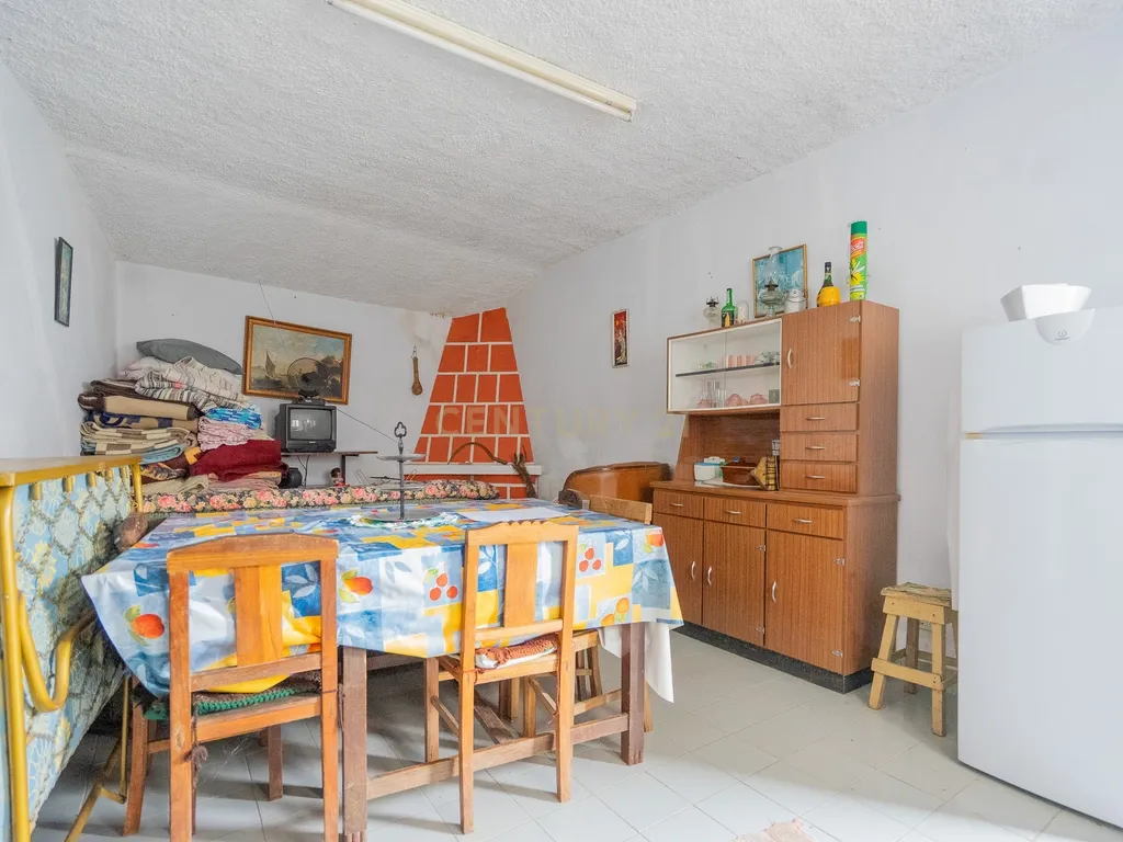 Moradia T3 para recuperar com terreno a 1,5km do centro de Vila Nova de Poiares - Image 10