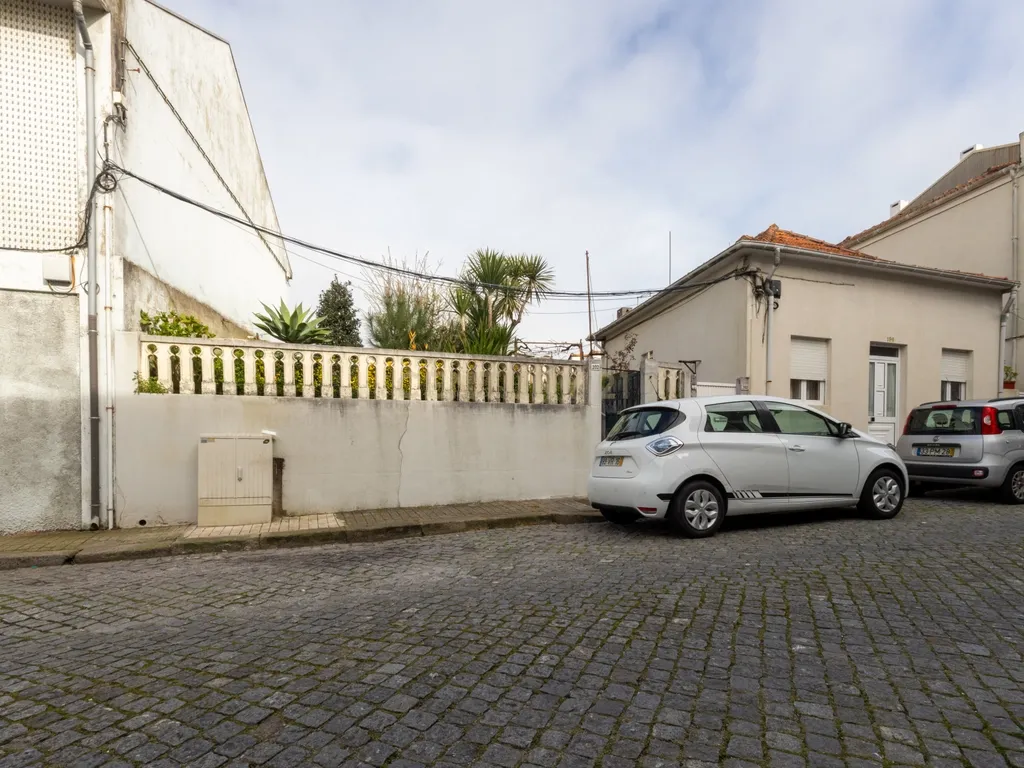 Terreno para Construção de apartamentos em Leça da Palmeira - Image 1