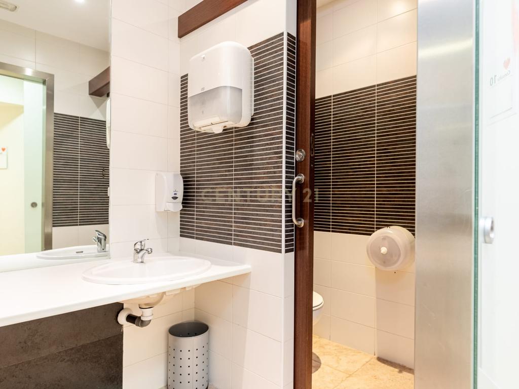 Loja Comercial Luxuosa em Madrid - 306m² com Excelente Localização - Image 28