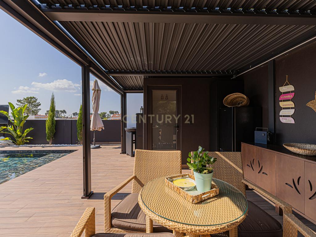 Moradia T4 de luxo, lote de gaveto 805m2, com cave e piscina. - Image 48