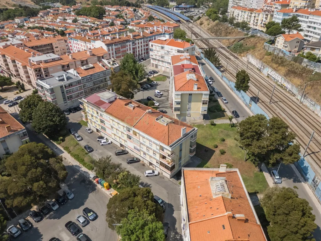 Apartamento T3 92 m² | Arrecadação - Queluz - Image 25