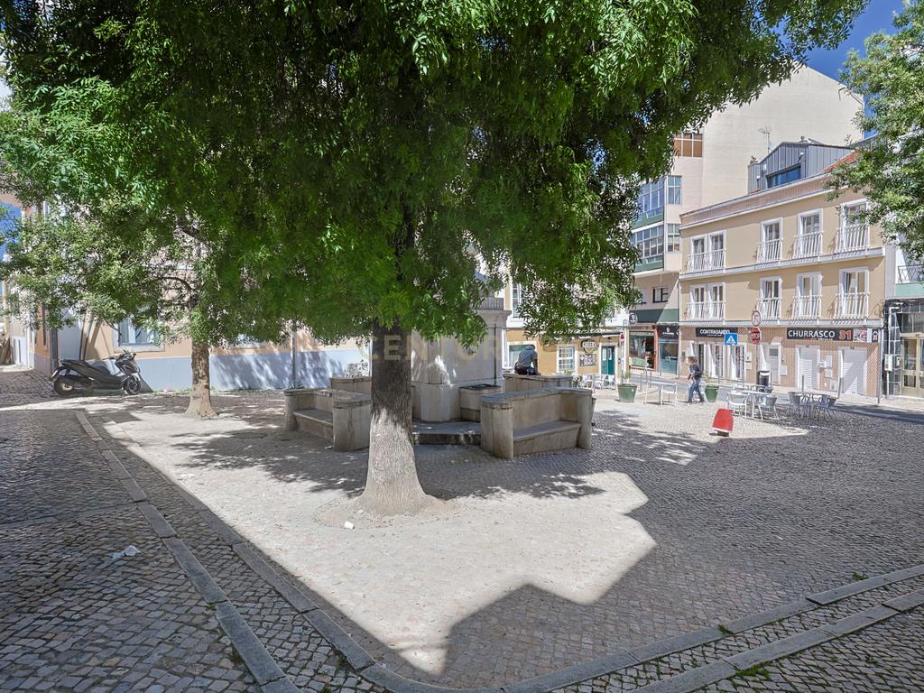 T1 Renovado Rua Capitão Leitão Almada - Arrendamento - Image 22