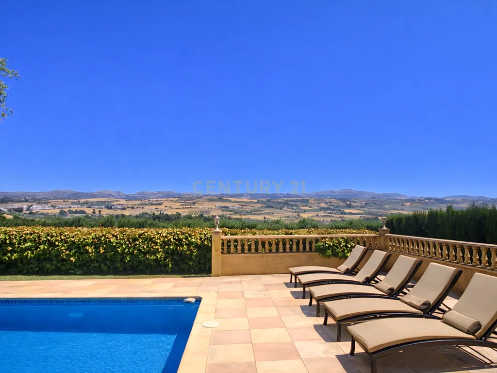 Quinta com vistas panorâmicas em Ronda, piscina privada, olival em produção e casa andaluza · Ideal para investimento em turismo rural - Image 2
