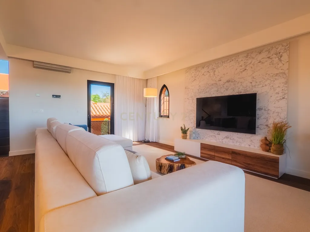 Moradia Independente com 3 Suites, Amendoeira Golf Resort, Piscina, Jardim, Alcantarilha. - Image 19