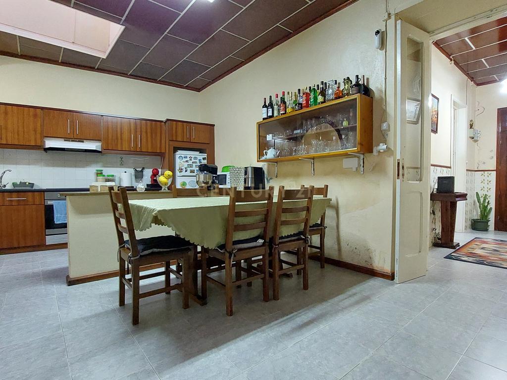 Casa T4 com Vista Mar e Montanha em Ribeira Grande - Image 2