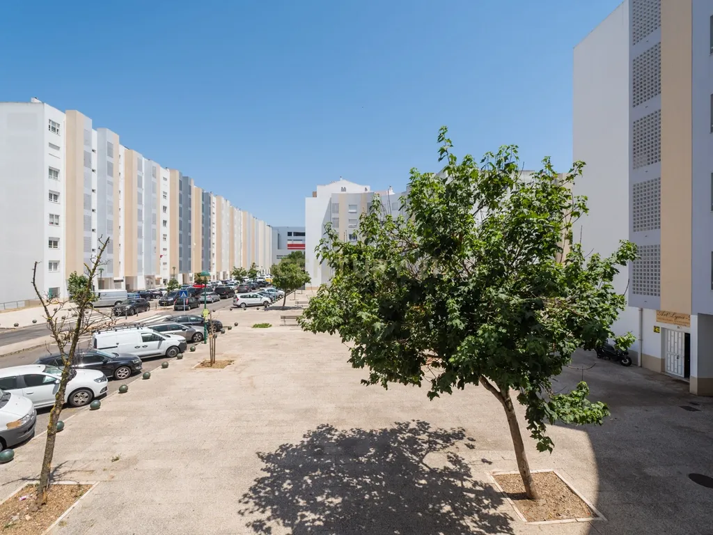 Apartamento T3 na Rua Inácio Duarte, Carnaxide e Queijas - Image 24