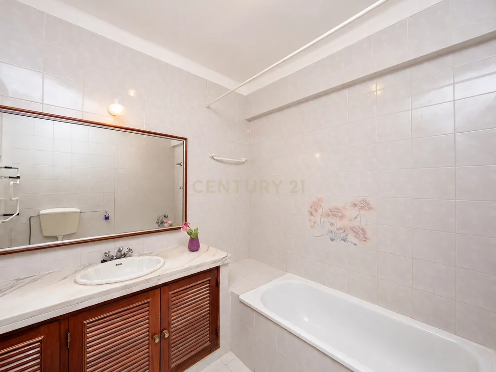 T3 Duplex | Costa da Guia, Cascais - Image 17