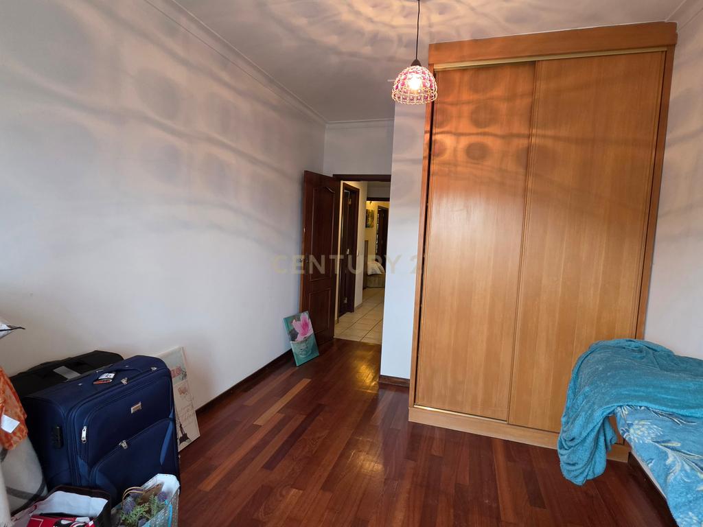 Apartamento Duplex T5 no centro de Palmela - Image 31