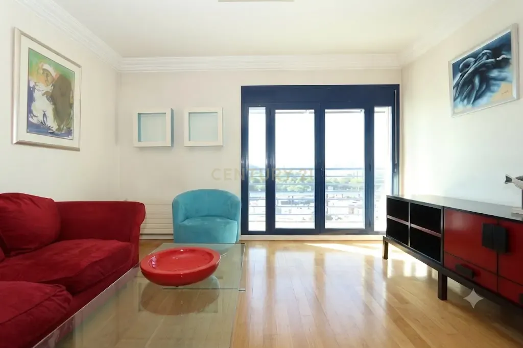 Fotografia 3 de Excelente Apartamento mobilado T1 com Vista Panorâmica em Sete Rios, Lisboa