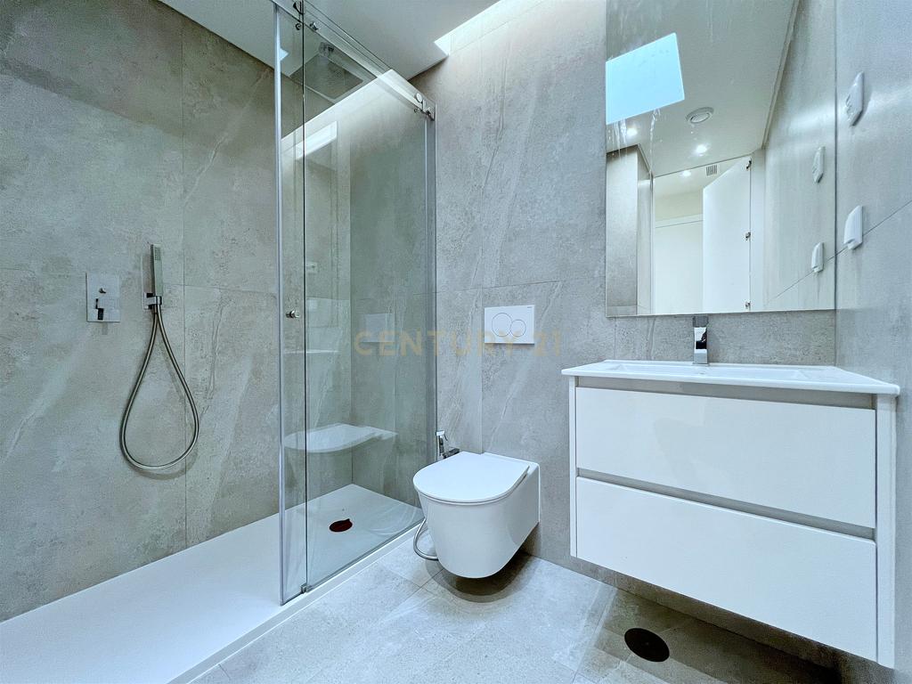 Moradia T4 com Piscina na Parede (Cascais, Lisboa) - Image 21