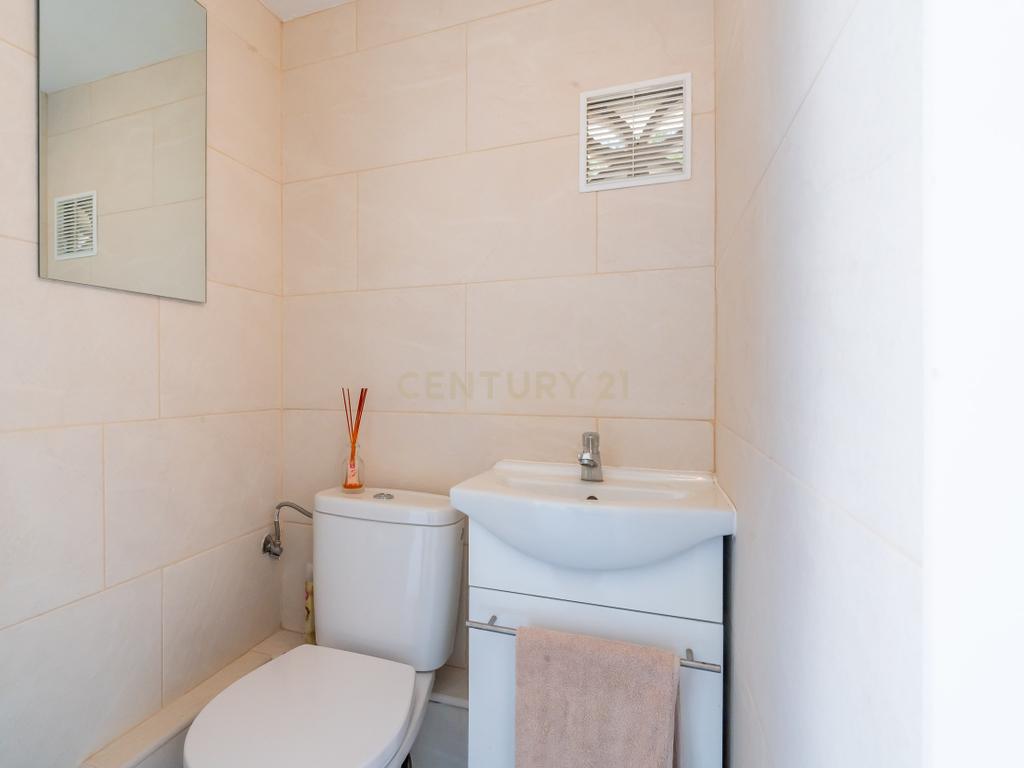 Moradia renovada com vista para o mar e perto da praia – Torreblanca, Fuengirola - Image 82