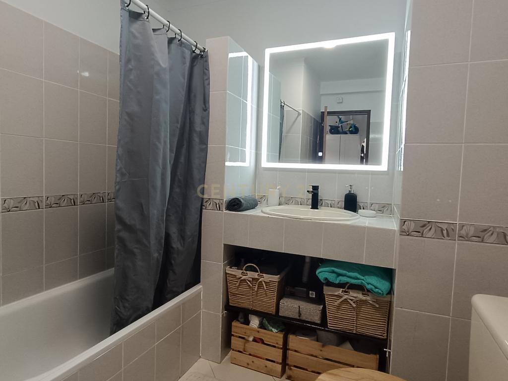 Moderno Apartamento T4 no centro de Olhão - Image 15