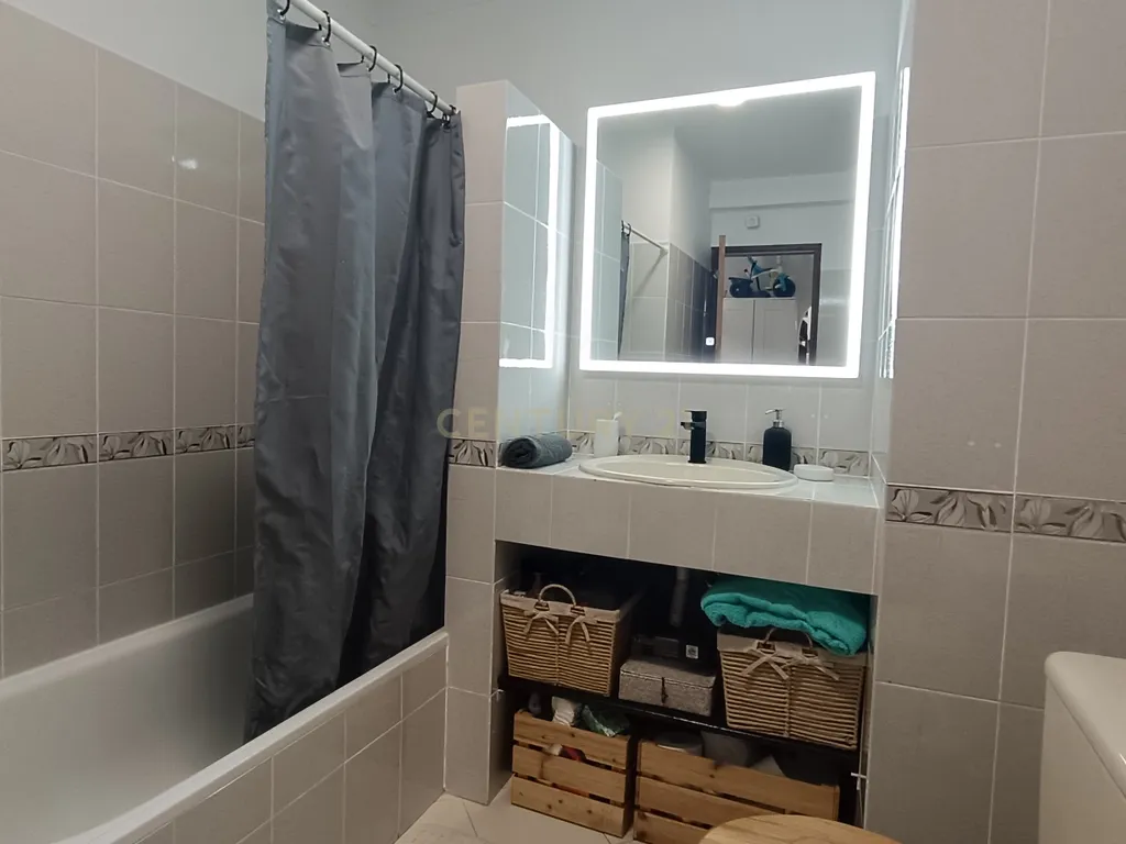 Moderno Apartamento T4 no centro de Olhão - Image 15