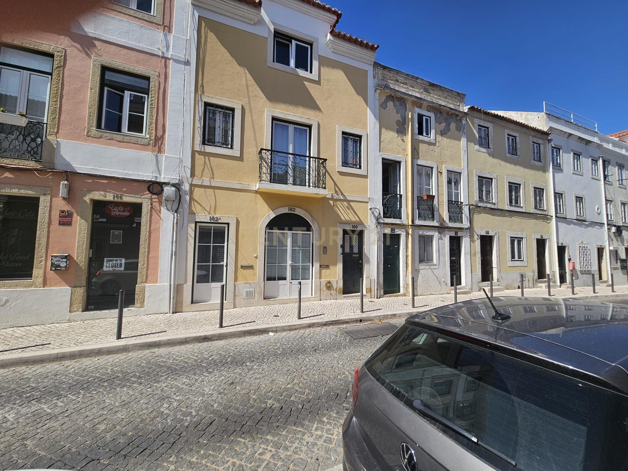 Fotografia 12 de Loja para Arrendamento em Belém – 175 m2 (2 Pisos)