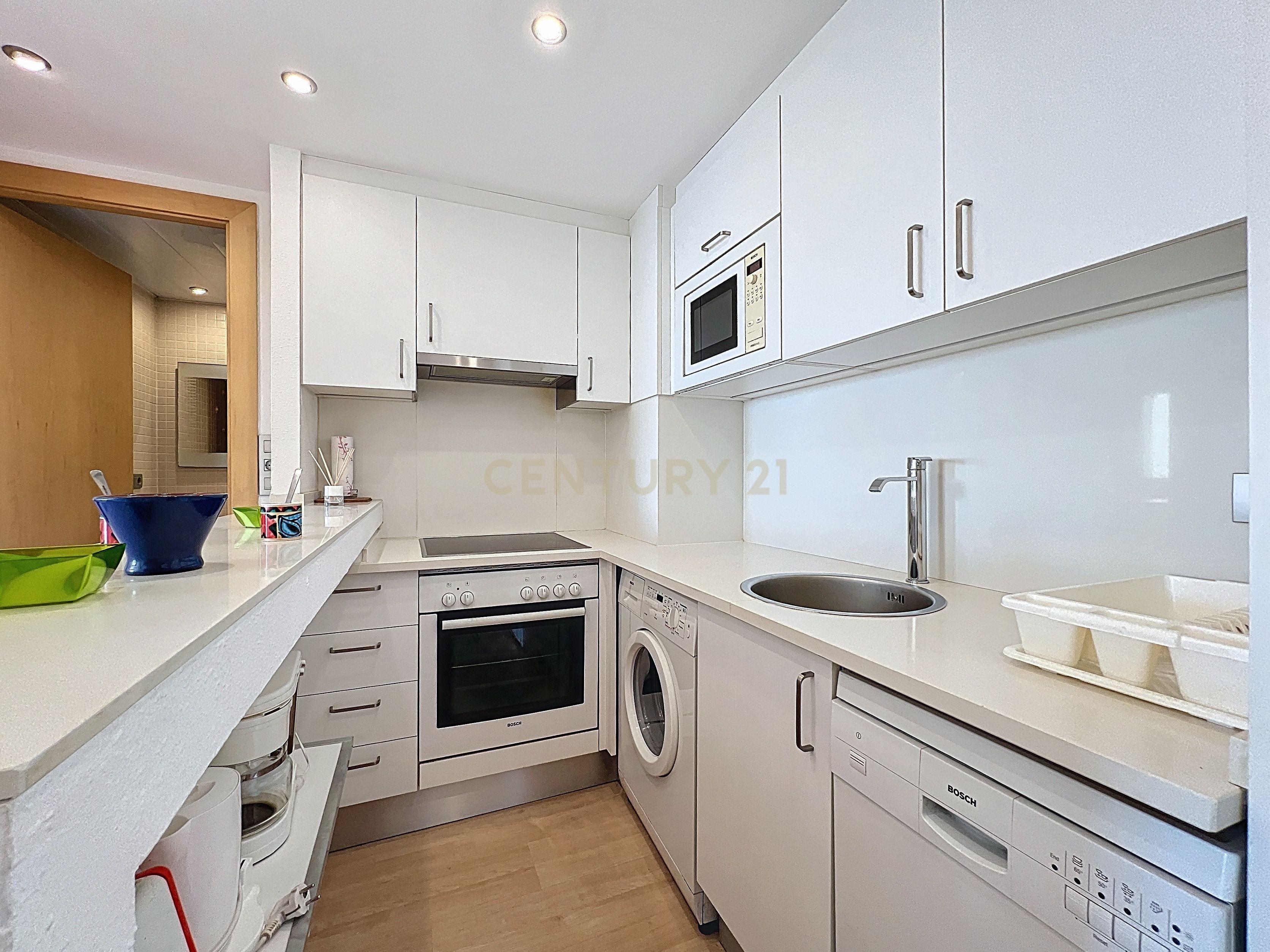 PARA VENDA - EM ROSAS NA COSTA BRAVA - EXCELENTE APARTAMENTO T1 COM VISTA PARA O MAR E PARA O CANAL - Image 22