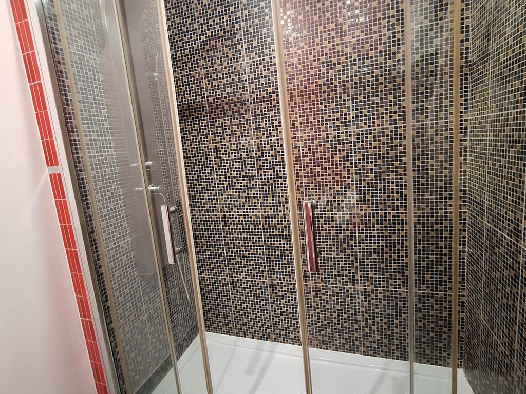 Excelente Apartamento T1 com Varanda, Garagem e Arrumos na Rua de Costa Cabral, Porto - Image 10