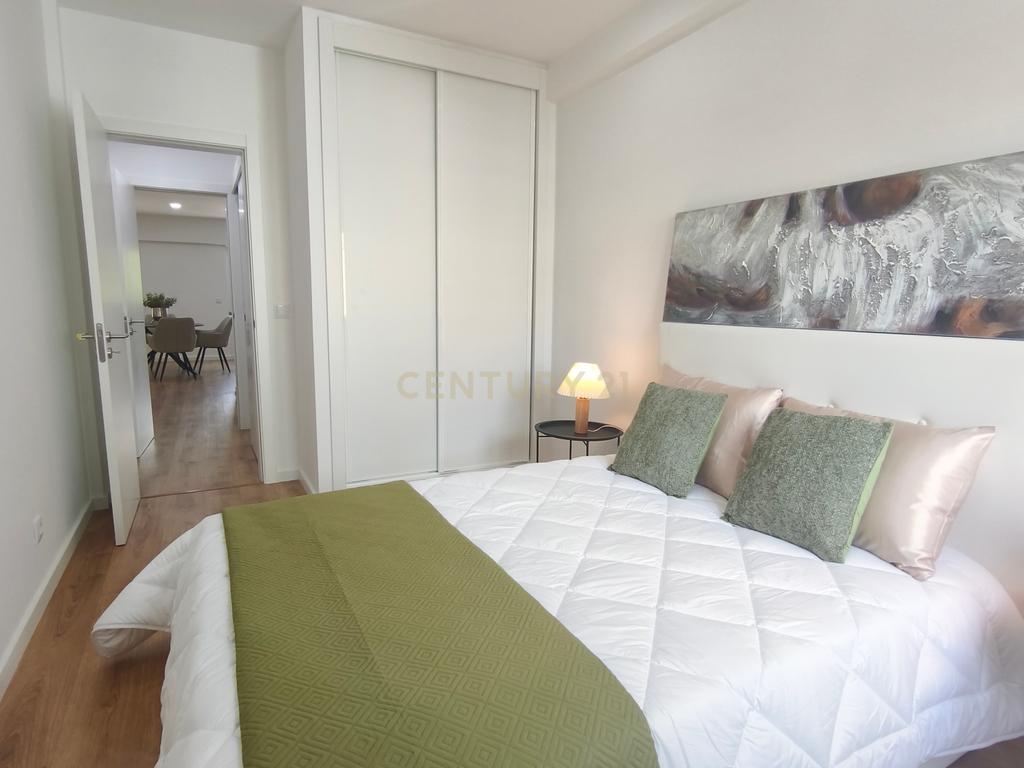 Apartamento T3 com Suíte, Varandas e Excelentes Acabamentos - Image 6
