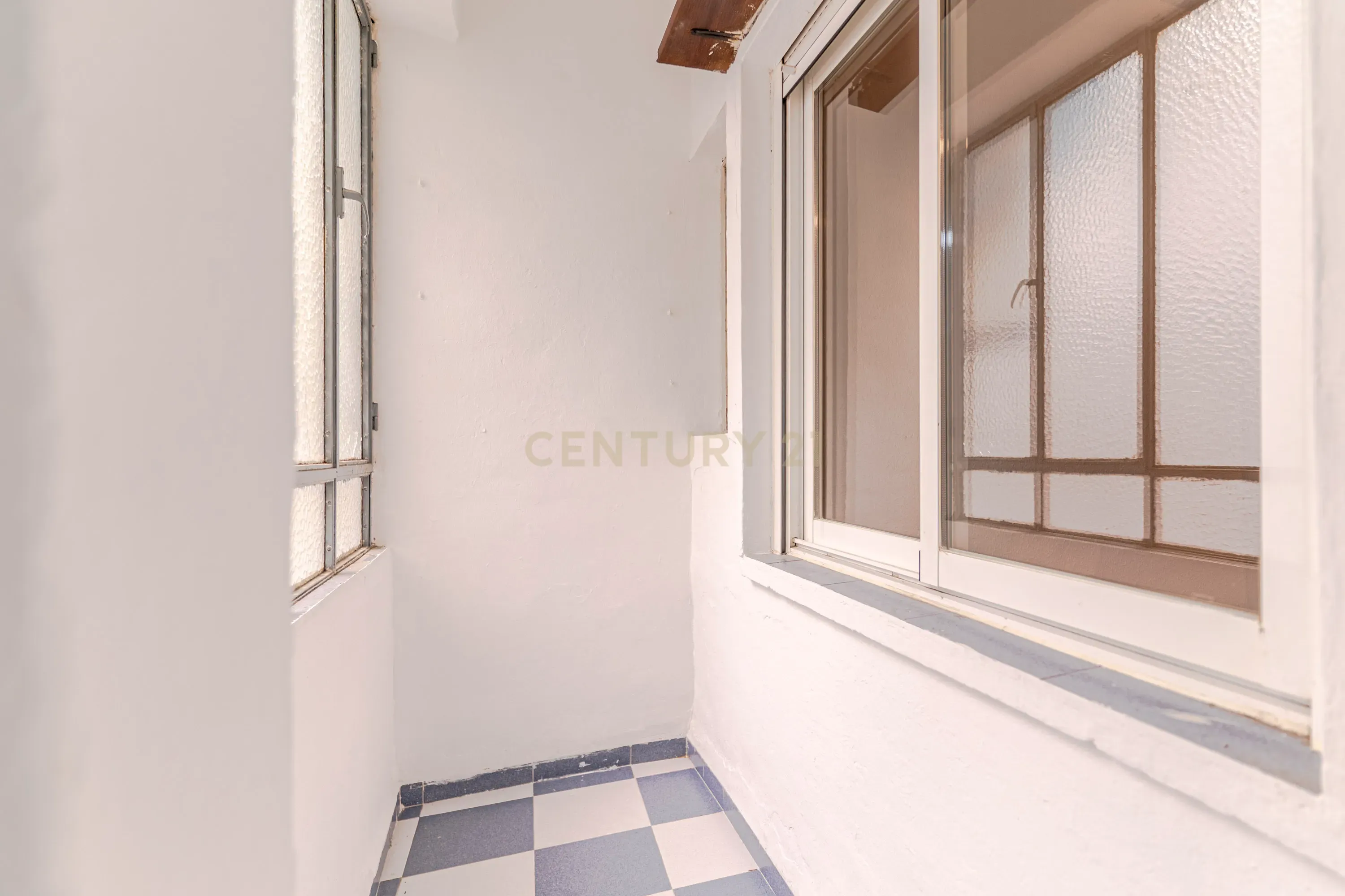 Espaçoso apartamento de 141 m2 no centro de Granada com vista panorâmica do Caminho de Ronda - Image 26