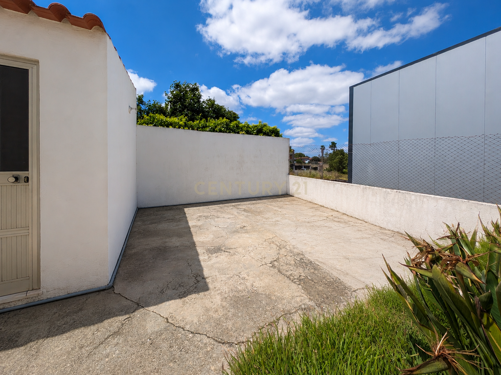 Pinhal Palmeira - Moradia Bifamiliar + Moradia T2 com Armazém em Terreno de 1.010 m² - Image 37