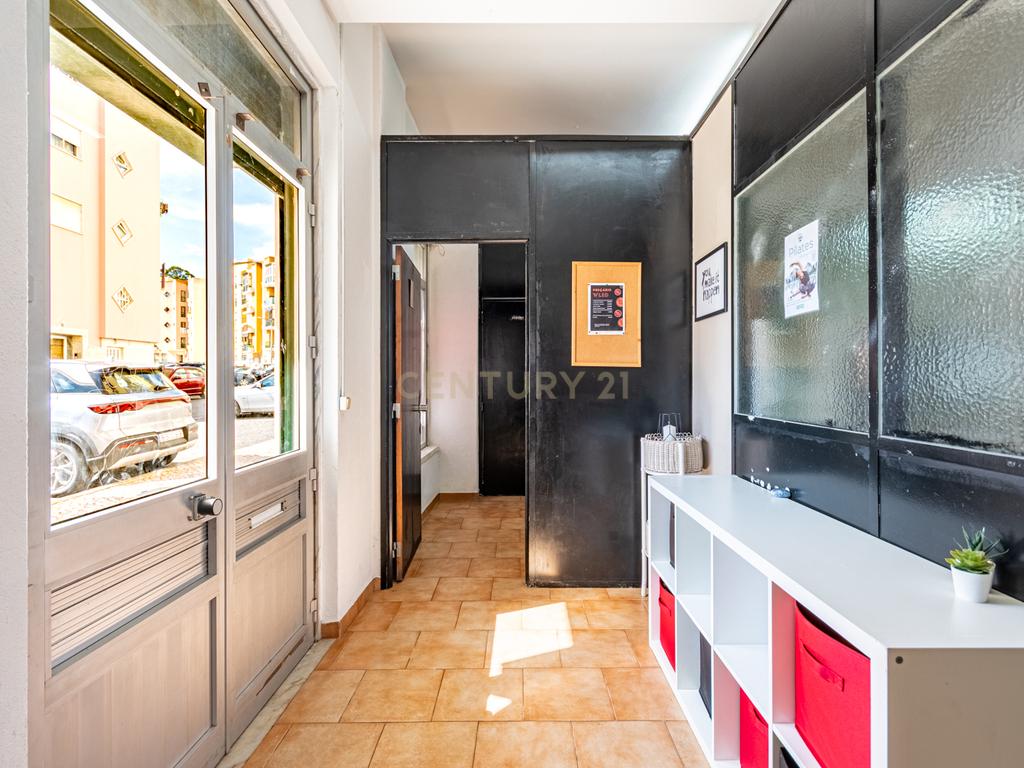 Loja com 150 m² para Arrendamento Paiã - Image 6