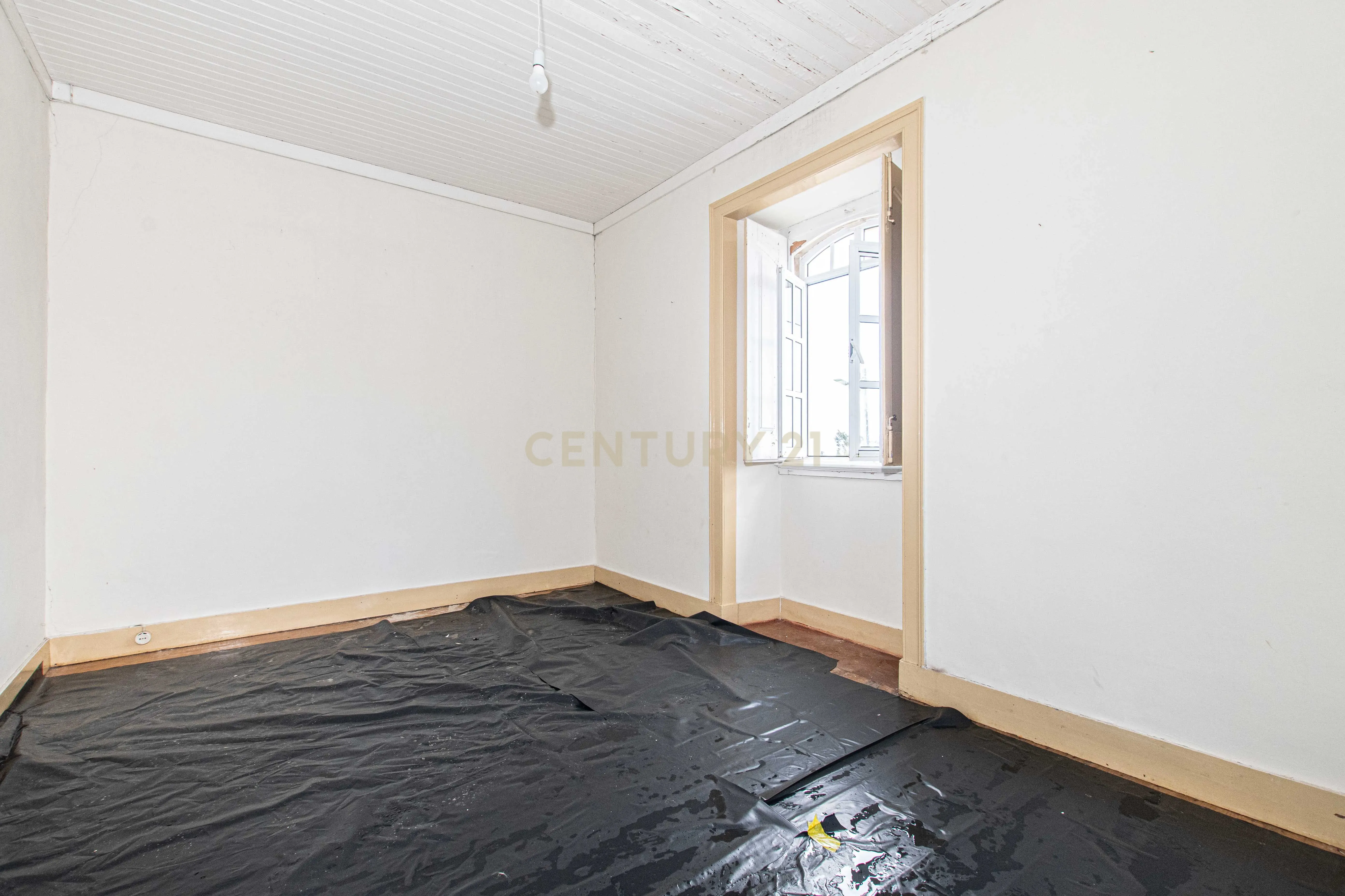 Fotografia 6 de Casa Senhorial T4+2 com Terreno, Garagem para Várias Viaturas e Elevado Potencial de Valorização | Tomar