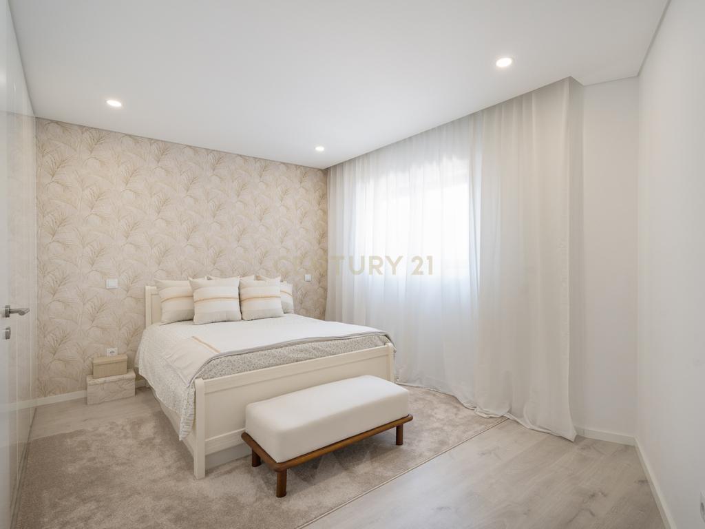 Luxuoso Apartamento Novo com Vista Parque em Lousada - Image 23