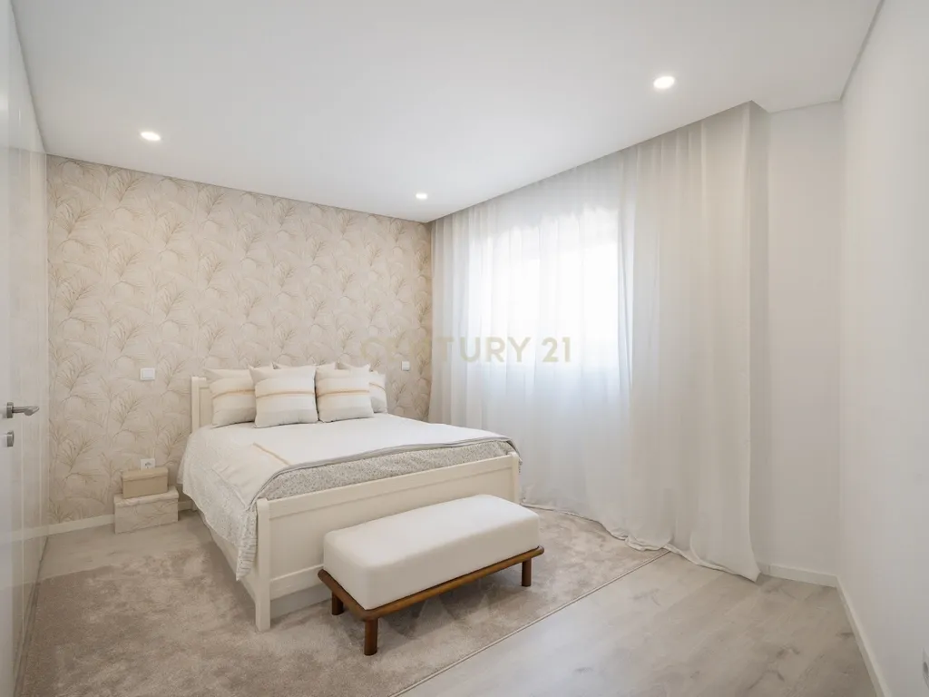 Luxuoso Apartamento Novo com Vista Parque em Lousada - Image 23