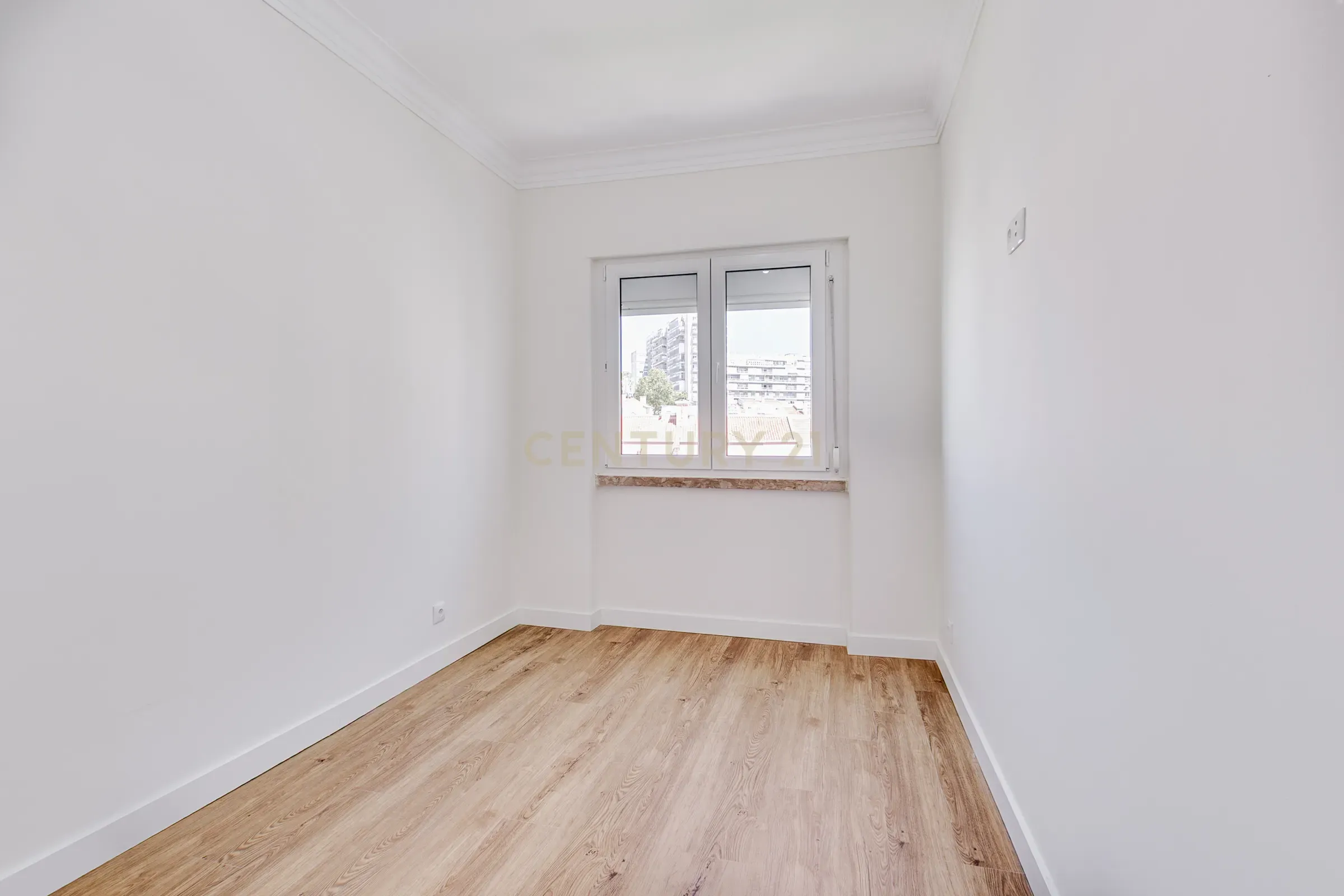 Apartamento T2 Remodelado em São Domingos de Benfica, Lisboa - Image 16