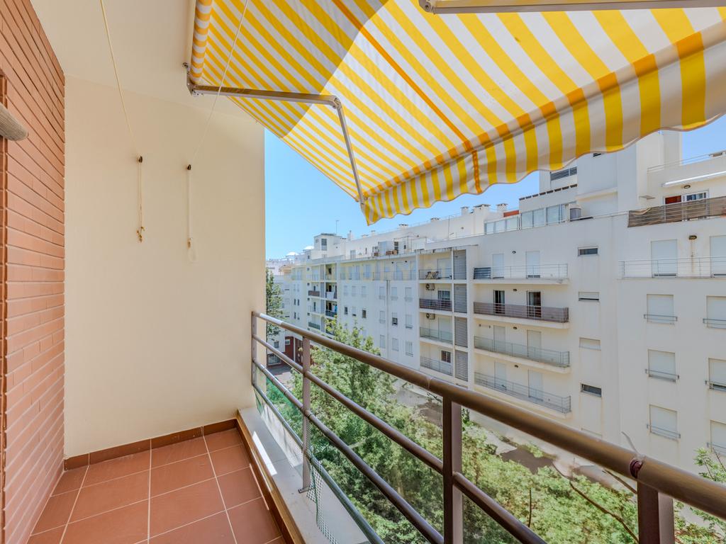 Apartamento T2 - Oportunidade Única a 5 Min da Praia da Rocha! - Image 12