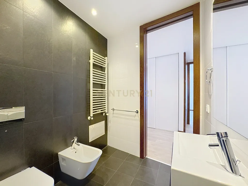 Penthouse T2 com Terraço e Piscina Privativa – Sítio da Nazaré - Image 19