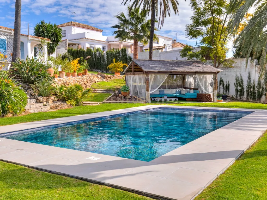 Impressionante moradia isolada com 5 quartos em San Pedro de Alcántara, Marbella - Image 1